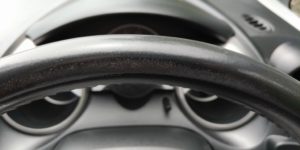 ホンダ　フィット FIT　レザー製ステアリングの擦れリペア
