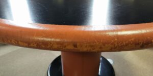 レザー 製 テーブル の リペア