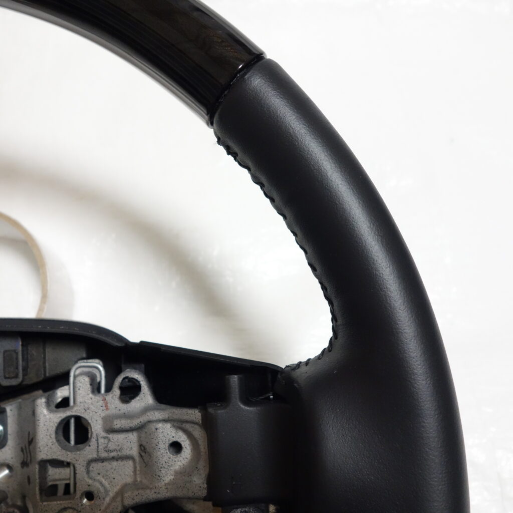 アルファード コンビステアリング 剥がれ