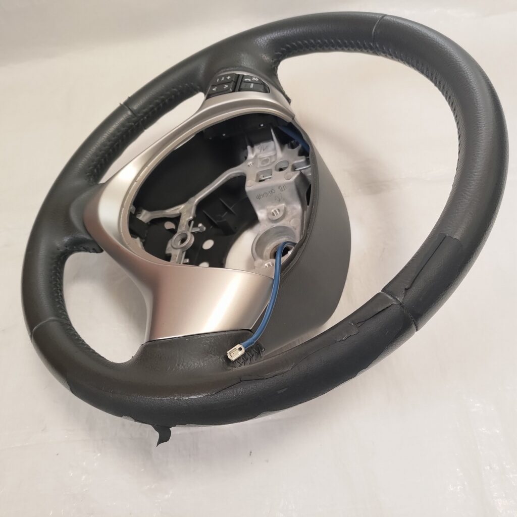 ワゴンR ステアリング 表皮剥がれ