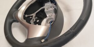 ワゴンR ステアリング 表皮剥がれ