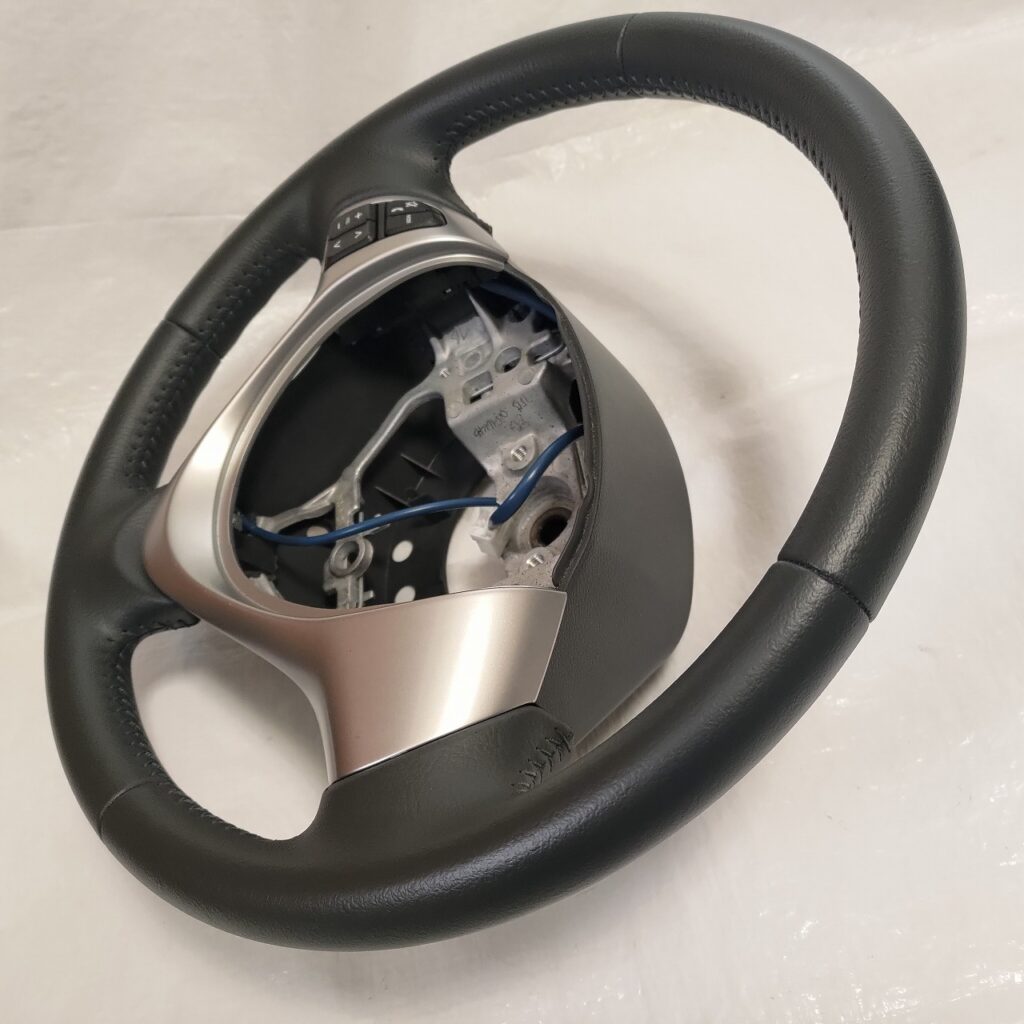 ワゴンR ステアリング 表皮剥がれ