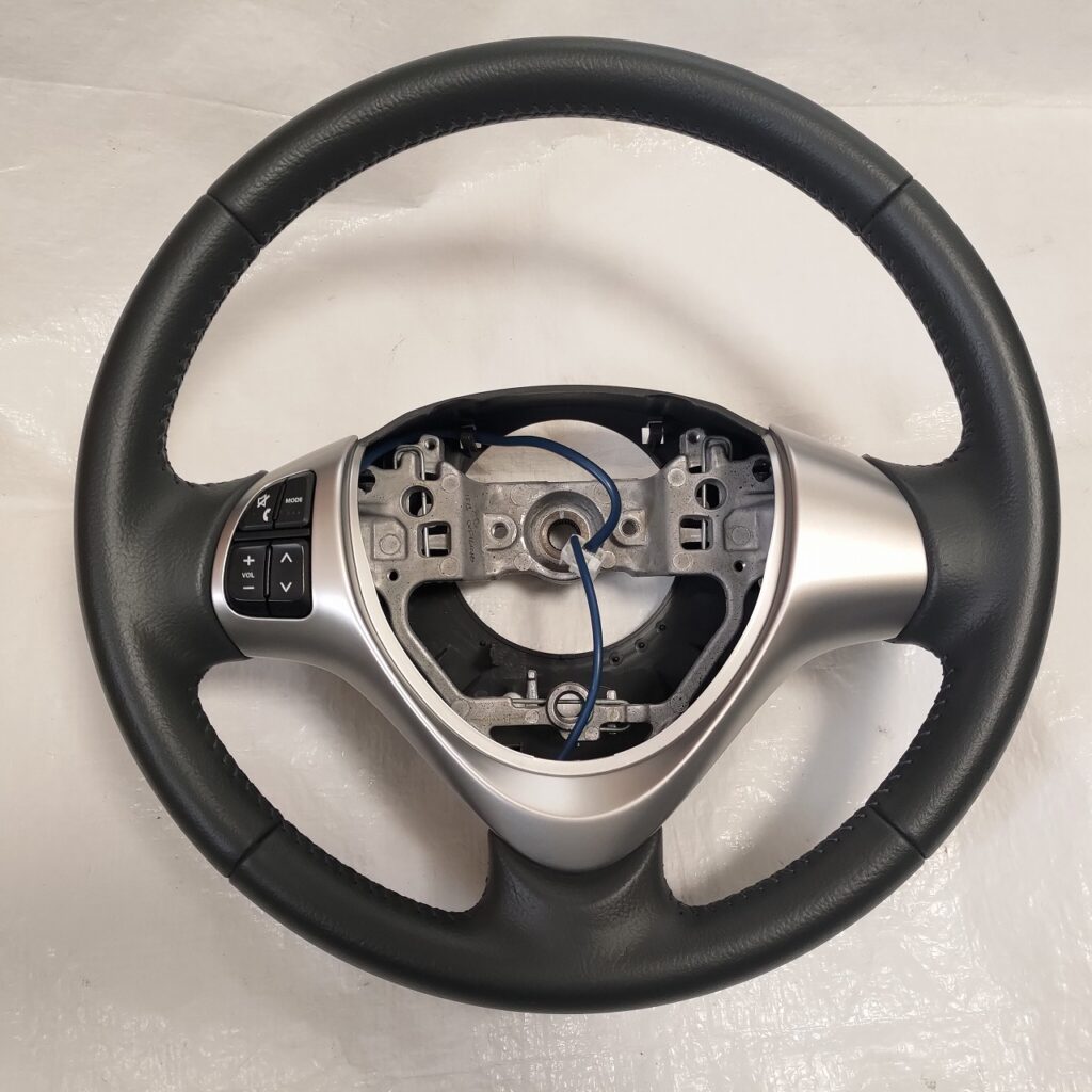 ワゴンR ステアリング 表皮剥がれ